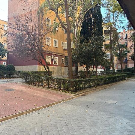 Madrid Rio Apartment Bagian luar foto